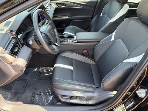 Used 2026 Toyota Camry SE FWD image 15