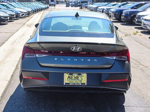New 2026 Hyundai Elantra SEL Sport FWD image 6