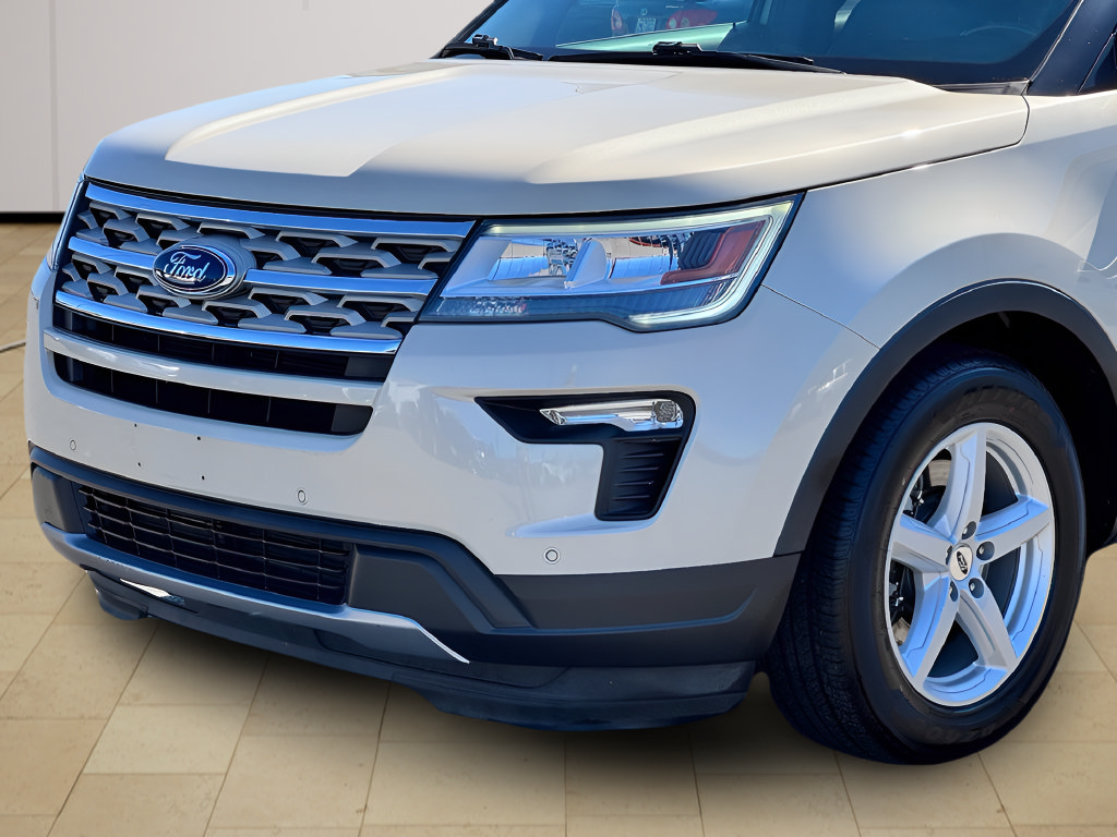 Used 2018 Ford Explorer XLT w/ Equipment Group 202A FWD image 33
