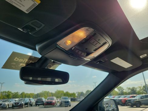 Used 2020 Jeep Grand Cherokee Altitude image 30