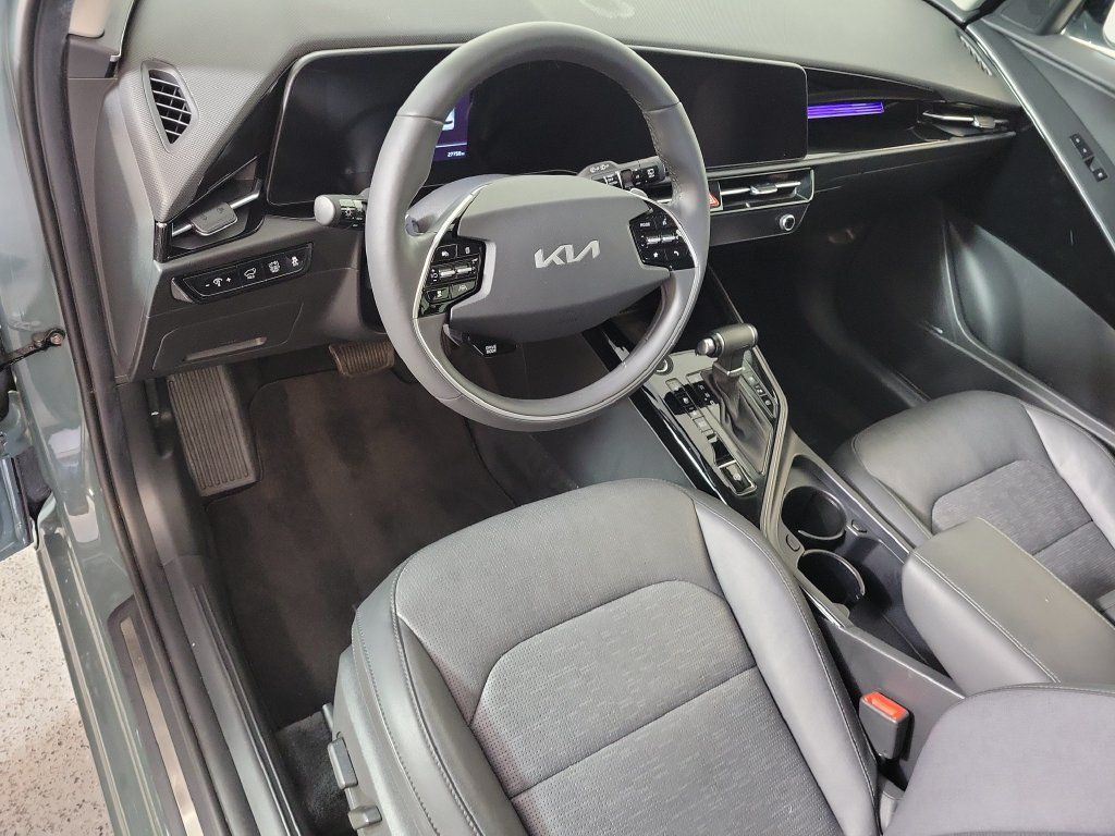 Used 2023 Kia Niro FWD image 11