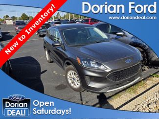 Used 2020 Ford Escape SE image 1