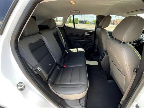 Used 2025 Chevrolet Trax ACTIV FWD image 24
