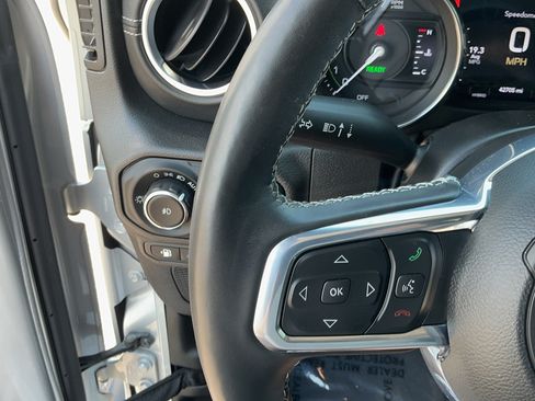 Used 2023 Jeep Wrangler Unlimited Sahara w/ Cold Weather Group AWD/4WD image 22
