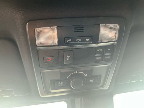 Used 2022 Toyota Tacoma TRD Off-Road image 25