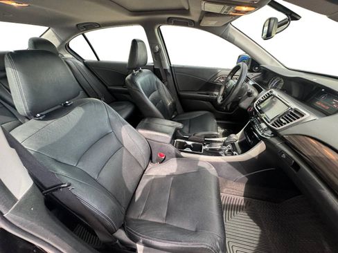 Used 2017 Honda Accord EX-L image 16