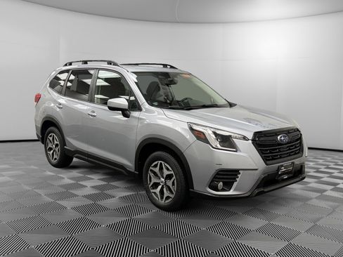 Certified 2022 Subaru Forester Premium image 7