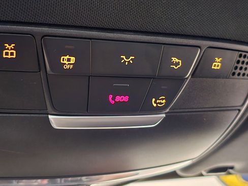 Used 2019 Mercedes-Benz C 300 4MATIC Sedan image 17