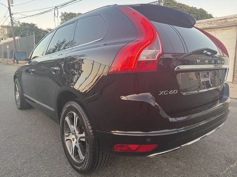 Used 2015 Volvo XC60 T6 w/ Proximity Package AWD/4WD image 5