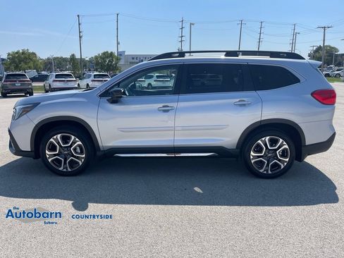 Used 2026 Subaru Ascent Limited AWD/4WD image 2