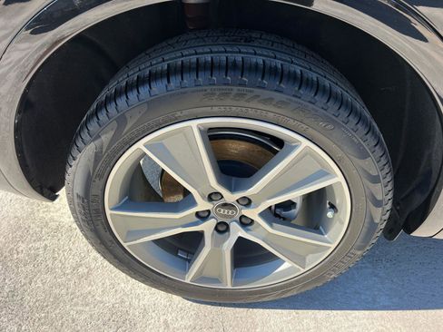 Certified 2025 Audi Q5 2.0T Premium w/ Convenience Plus Package image 17