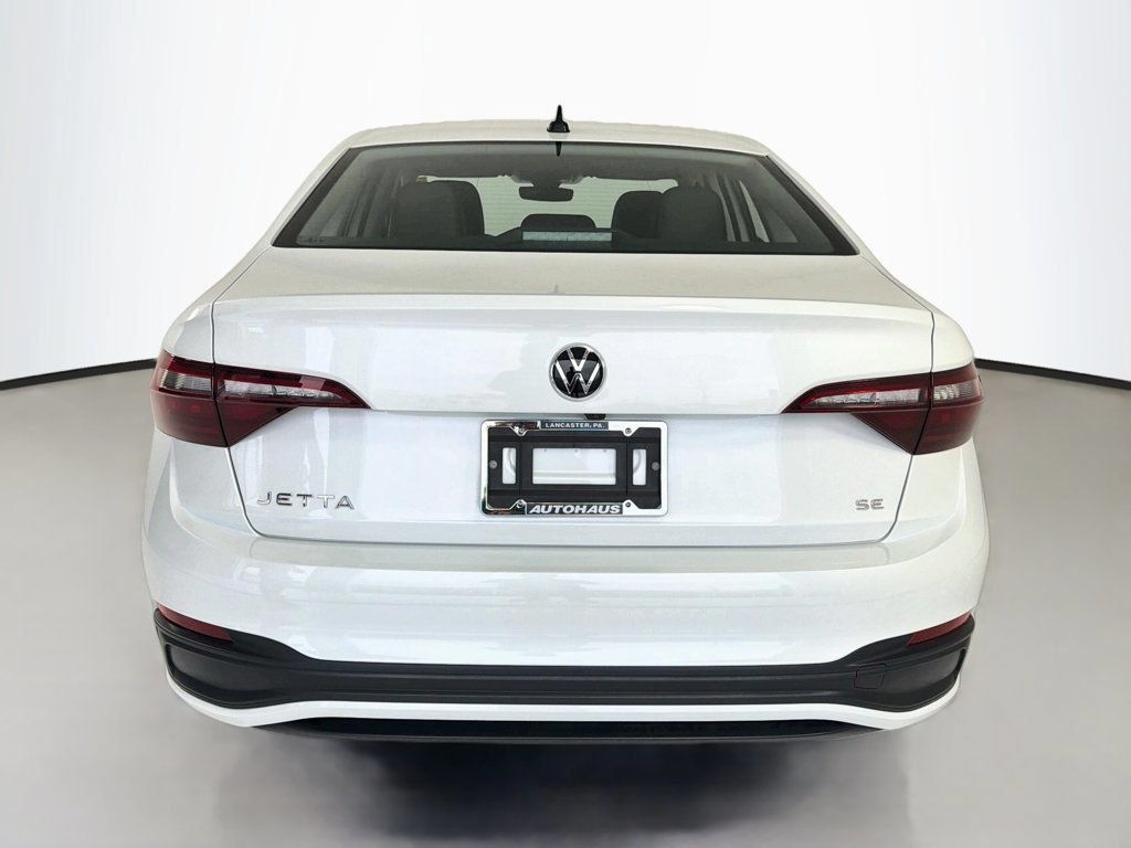 Used 2024 Volkswagen Jetta SE FWD image 6
