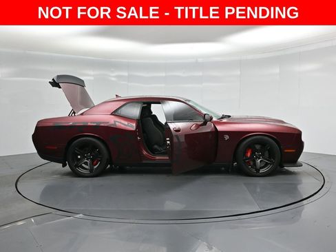 Used 2019 Dodge Challenger SRT Hellcat image 3