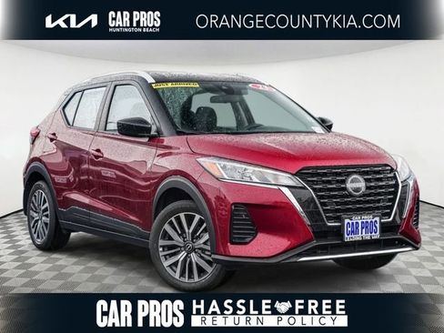 Used 2023 Nissan Kicks SV image 1