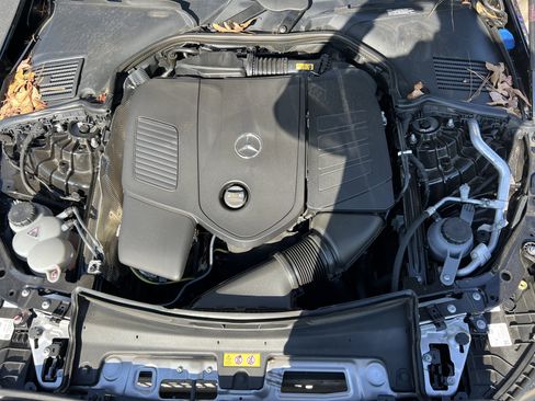 Used 2025 Mercedes-Benz C 300 Sedan image 36