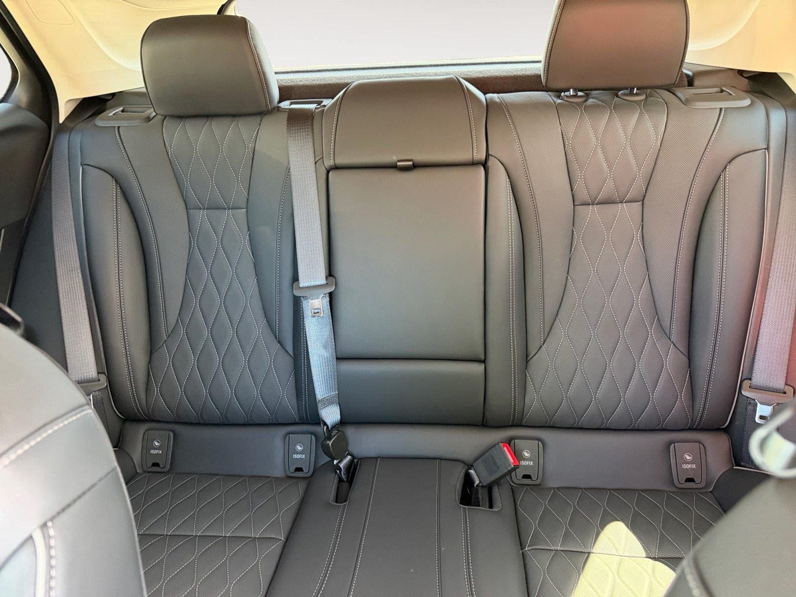 Used 2023 Buick Envision Avenir AWD/4WD image 13