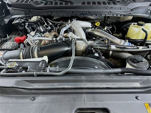 Used 2024 Ford F250 Lariat w/ Chrome Package image 23