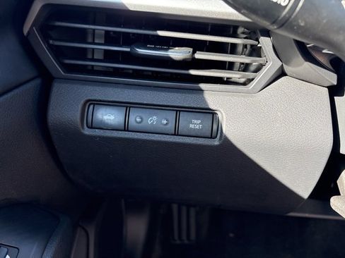 Used 2024 Nissan Altima 2.5 SV image 7