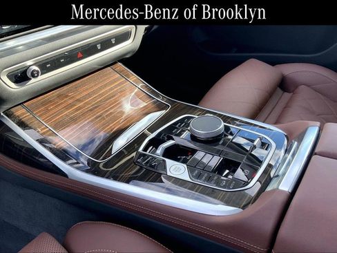 Used 2025 BMW X7 xDrive40i w/ Premium Package image 15