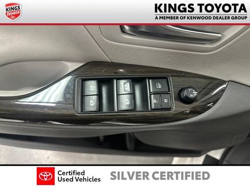 Used 2019 Toyota Sienna XLE w/ XLE Navigation Package AWD/4WD image 12