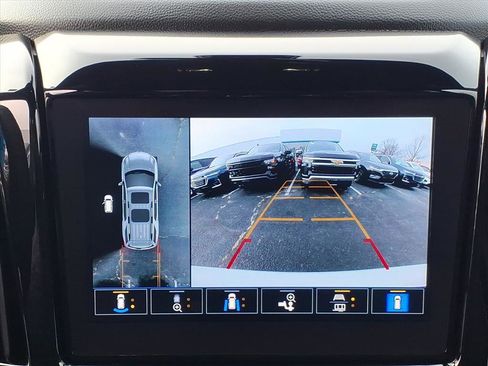 Certified 2023 Chevrolet Traverse Premier w/ LPO, Floor Liner Package image 18