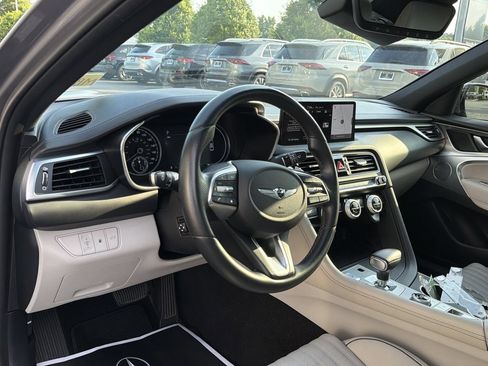 Used 2022 Genesis G70 2.0T w/ Prestige Package RWD image 10