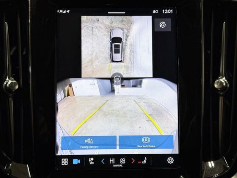 Used 2025 Volvo V60 B5 Cross Country Plus image 24