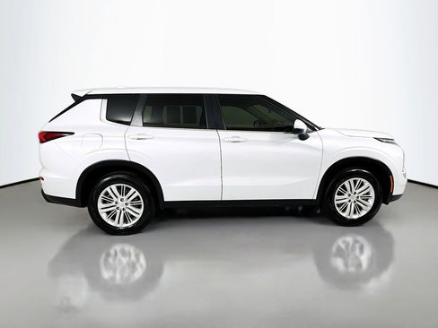 Used 2024 Mitsubishi Outlander ES AWD/4WD image 9