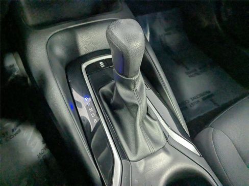 Used 2023 Toyota Corolla LE image 19