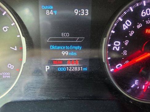 Used 2021 Toyota RAV4 XLE AWD/4WD image 26