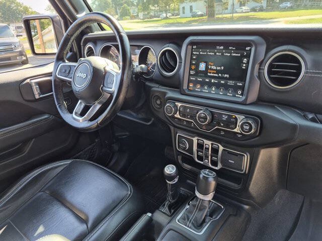 Used 2020 Jeep Wrangler Unlimited Sahara AWD/4WD image 34