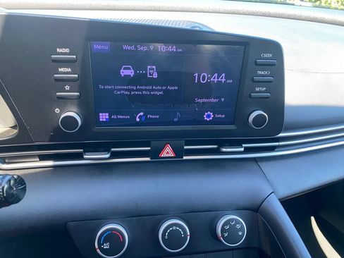 Used 2023 Hyundai Elantra SE w/ Preferred Accessory Package FWD image 34