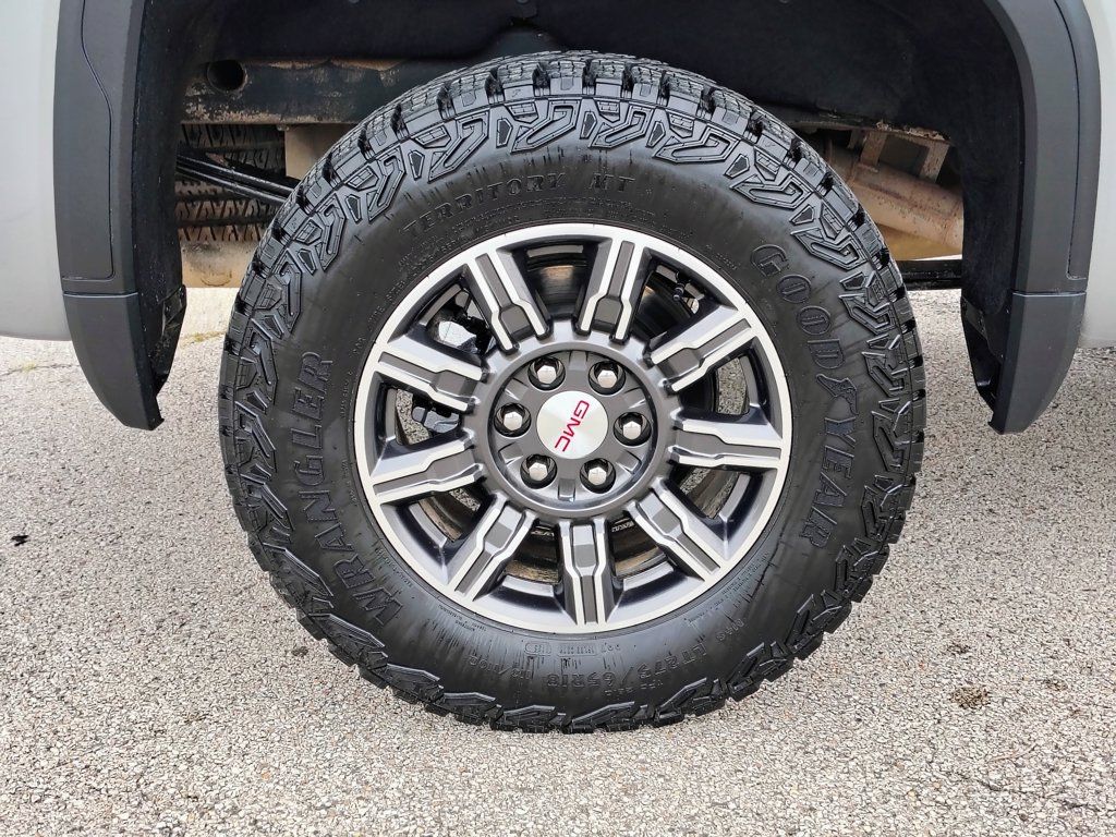 Used 2025 GMC Sierra 1500 AT4 AWD/4WD image 17