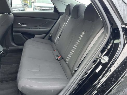 Certified 2023 Hyundai Elantra Blue FWD image 3