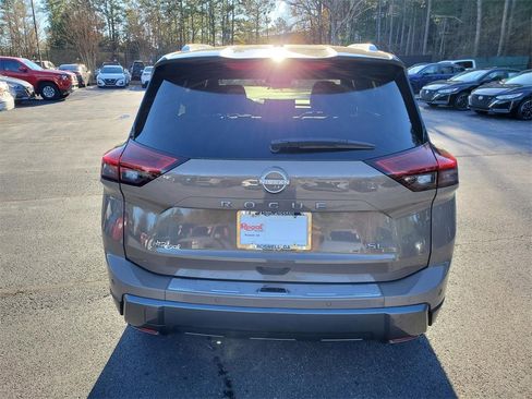 Certified 2025 Nissan Rogue SL w/ SL Premium Package image 7
