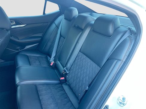 Used 2023 Nissan Maxima SR w/ Sport Mat Group image 25