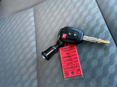 Used 2022 Toyota Tacoma SR image 28