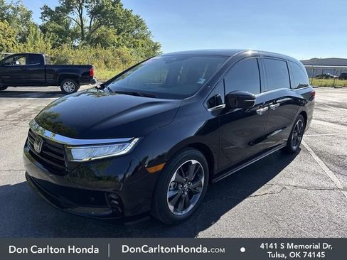 Used 2023 Honda Odyssey Elite image 3