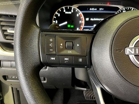 Used 2023 Nissan Rogue SV image 11