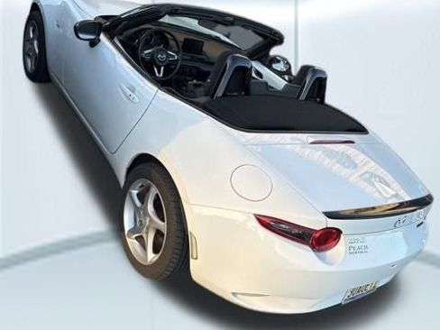 Used 2021 MAZDA MX-5 Miata Club image 3