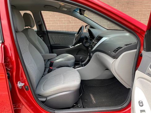 Used 2013 Hyundai Accent GS FWD image 18