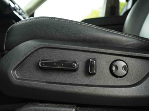 Certified 2025 Honda Pilot Touring image 41