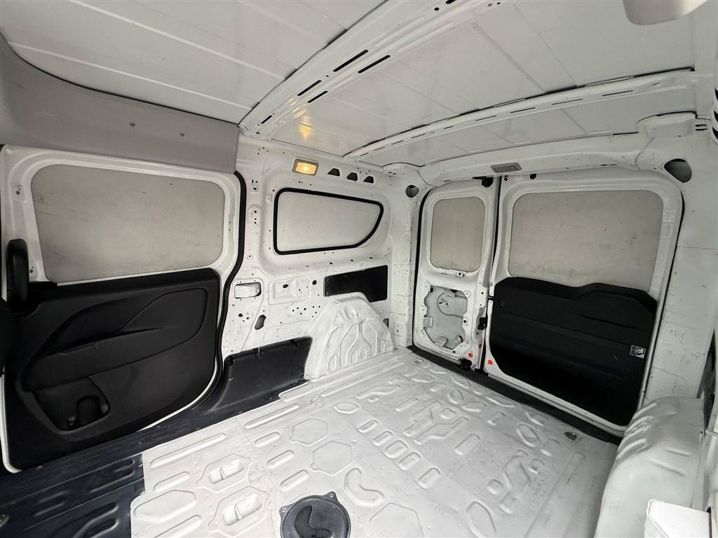 Used 2020 RAM ProMaster City Tradesman FWD image 15