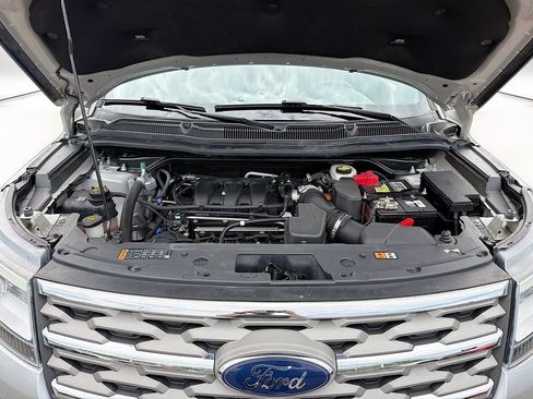 Used 2018 Ford Explorer XLT AWD/4WD image 31