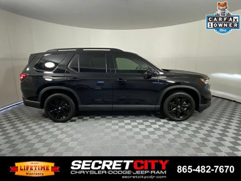 Used 2025 Honda Pilot Black Edition image 8
