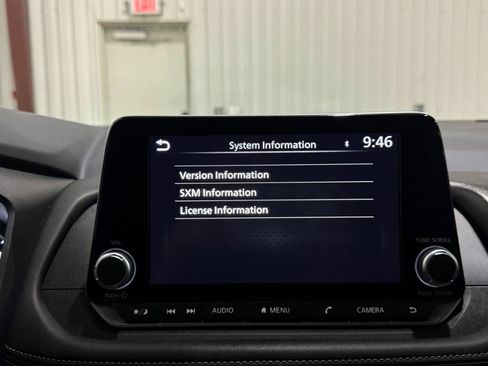 Used 2025 Nissan Rogue S AWD/4WD image 32