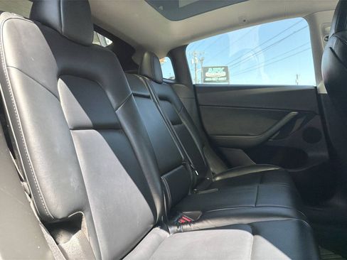 Used 2022 Tesla Model Y Performance AWD/4WD image 13