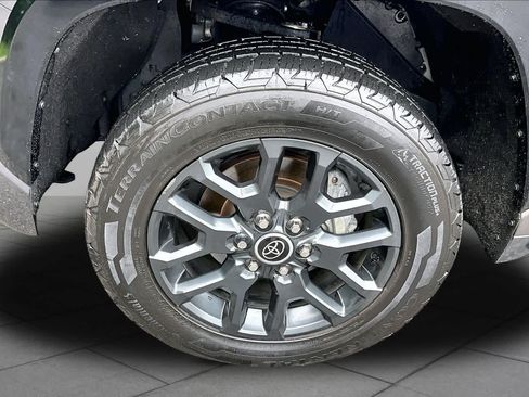Used 2022 Toyota Tundra Platinum AWD/4WD image 11