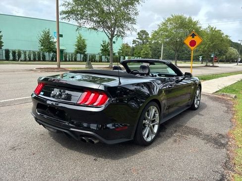 Used 2022 Ford Mustang GT Premium w/ Equipment Group 401A RWD image 3