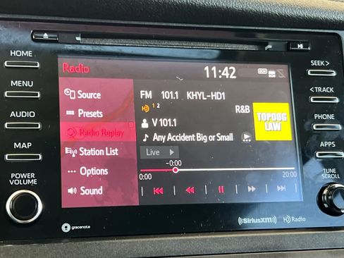 Used 2020 Toyota Sienna XLE Premium image 21